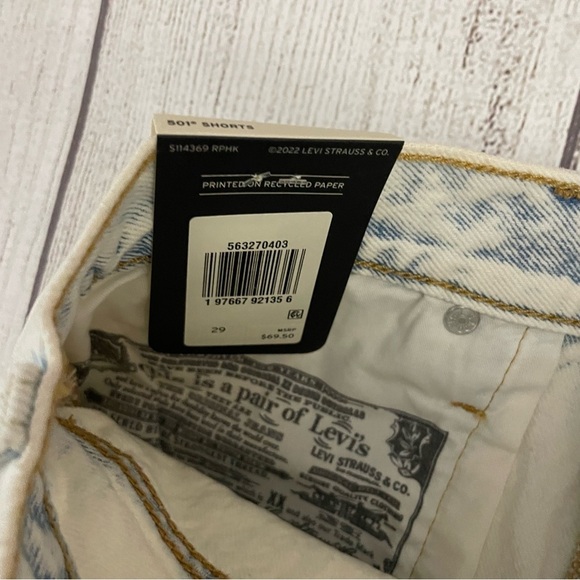 NWT LEVI'S Women’s Premium 501 Light Wash High Rise Denim Cut Off Shorts Size 29 - Picture 7 of 10